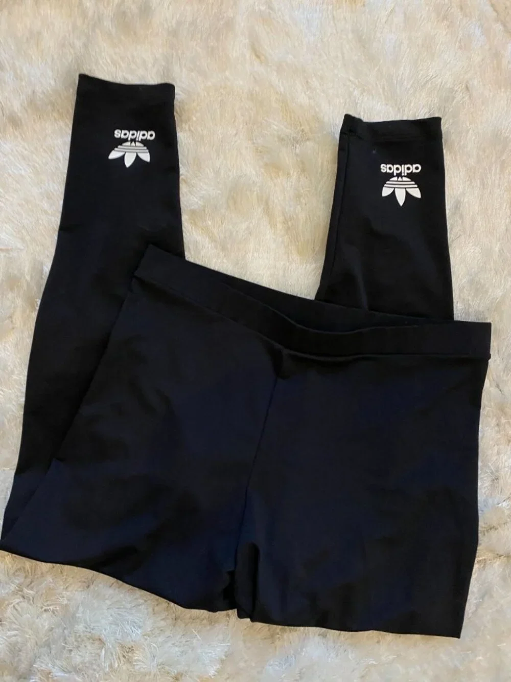 Adidas logo leggings high waisted with small logo on the back of each leg XL - Picture 4 of 4